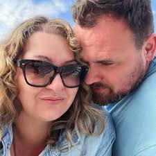 Mimi Vargas's Instagram, Twitter & Facebook