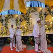 Luas 80 m2) pelaminan gebyok / minimalis standar. Kisah Lengkap Dekorasi Pernikahan Di Gang Sempit Viral Mewah Bak Di Gedung