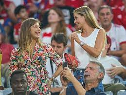 Join facebook to connect with frederik vesterlund forsberg and others you may know. Rb Leipzig Die Spielerfrauen Und Freundinnen Von Emil Forsberg Youssuf Poulsen Und Co Express De