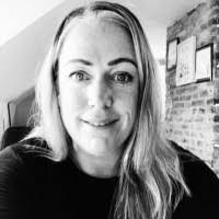 Joanne Ferris's Instagram, Twitter & Facebook