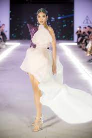 Chất như chị khuê, ai làm lại? Lan Khue Toáº£ Sang Tren San Catwalk Sau Khi Sinh Em Be Vietnamnet