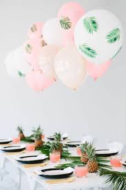 1001 Ideen Wie Sie Eine Elegante Tischdeko Selber Machen Tropische Party Kinder Party Themen Themen Partys