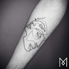 24 Minimal Tattoos That Are Made From Just A Single Line Gemini Tattoo Mo Ganji Line Tattoos