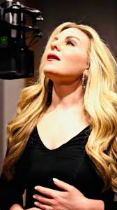 Brand new music from our country queen Hannah Anders Music Will we be lucky  enough to hear this live tomorrow evening?🤞