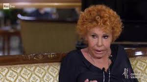In seguito non abbandona mai la carriera di attrice, prendendo parte a diversi film con registi e attori come antonello falqui e ugo tognazzi, ma è. Ornella Vanoni Confessa Fumo Canne Da 55 Anni Mi Servono Badanti Che Rollano Corriere Tv