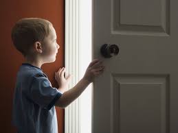 Can Your Kid Legally Stay Home Alone Mothering Home Alone Kids House Find A Babysitter