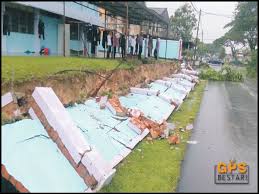 Pada masa yang sama, kesedaran masyarakat terhadap pendidikan semakin meningkat. Harap Baiki Segera Pagar Sekolah Menengah Agama Kota Tinggi Runtuh Johor Gps Bestari