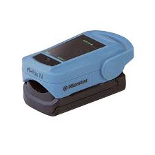 This easy to use fingertip system makes it easy to keep track of your oxygen levels and heartbeat. Pulsoksymetr Napalcowy Riester Ri Fox N Medwil