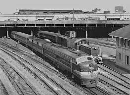 Sal Atlanta Georgia 1954 Seaboard Air Line Railroad S Silver Comet Passenger Train Awaits Departure Be Railroad Photography Train Pictures Train Photography