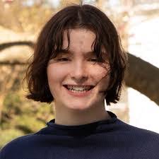 Julia Carden's Instagram, Twitter & Facebook