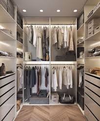 Per avere una cabina armadio organizzata non è per forza necessario avere a disposizione molto spazio. Come Organizzare Gli Spazi Di Una Cabina Armadio Funzionale Very Vittoria