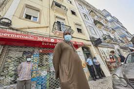 Incêndio na rua morais soares, em lisboa. Ym9i9dzhnnkdbm