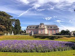 Patrik Haensel Auf Instagram Dusseldorf Schloss Benrath Dusseldorf Schlossbenrath Schloss Castle Palace Photo Photos Pic House Styles Mansions House