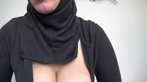 قحبة لبنانية محجبة مسترس عربية بتقول اوسخ كلام سكس - سكس عربي لبناني