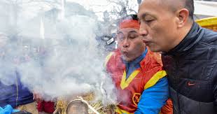 Xem dân làng kéo lửa thổi cơm theo cách cổ xưa giữa lòng thủ đô