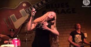Layla Zoe Band It S A Man S World Blues Garage Isernhagen 2013 Germany Youtube Its A Mans World Blues Mans World