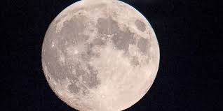 Nachdem der jet vorbeigeflogen war, brauchten die frösche 45 minuten, um ihre synchronität wieder zu erlangen. Studie Vollmond Schlagt Sich Nicht Auf Die Psyche Psychische Erkrankungen Derstandard De Wissen Und Gesellschaft