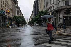 El sistema nacional de gestión integral de riesgo (sinagir) emitió una serie de recomendaciones de prevención ante el alerta naranja emitido por el ciclón extra tropical que afecta a sectores de la provincia de buenos aires, entre ellos mar del plata, y la ciudad de buenos aires, informó el ministerio de seguridad. Qxfreyi2wlyzam
