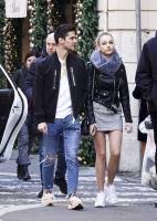 Ester expósito y álvaro rico vs los hackers #yutuberselite. Pretty Alvaro Rico And Ester Exposito Stars Of Elite Seen Strolling In Rome 28 11 2018 X39 Hqcelebcorner