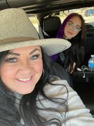 Sheila Benz's Instagram, Twitter & Facebook