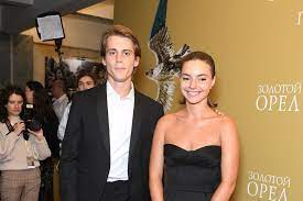 Российский актер иван янковский и актриса диана пожарская стали родителями. Spasibo Chto Ty Ryadom Vnuk Yankovskogo Priznalsya V Lyubvi Docheri Kincheva