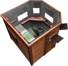 Grande Chaire Panoramique 1 Fenetre Avec Enrouleurs Dans La Porte Sinon Sans Accessoires Bois Et Piece Co Deer Hunting Stands Hunting Blinds Deer Hunting