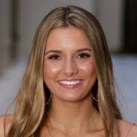 Cari Wallace's Instagram, Twitter & Facebook