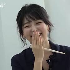 Seulgi and Irene for NYLON Korea. 🌹💖🧡