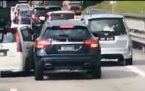 Seperti apa kereta api intracity di asia tenggara? Mercedes Terangkat Dihentam Viva Budak Perempuan Tunjuk Samseng Keluar Kereta Tepuk Bonet Macam Gangster Walhal Bapa Dia Memandu Tak Betul Viral Mstar