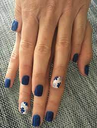 Uñas con gliter oro rosado. Unas En Azul Marino Y Blanco Manicura De Unas Decorados Para Unas Cortas Manicura