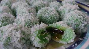 Inilah petunjuk lengkap cara membuat kue onde onde isi kacang hijau. Resepi Kuih Gula Melaka