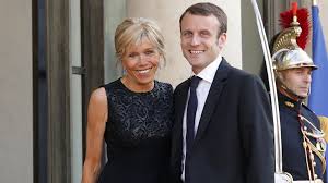 Emmanuel macron frau indeed lately is being sought by consumers around us, perhaps one of you personally. Sie Ist 63 Er Ist 39 Jahre Alt Sie Konnte Seine Mama Sein Dlf Nova
