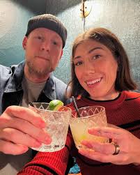 Things that make me 😃 1. Buti yoga with @kaleejmaloney 2. Mom coming to  visit 3. Jah Jah 4. @mccurdybrady Power Vinyasa and @anastasija_katcyna  Katonah 5. Every second spent with @jentgen 6.