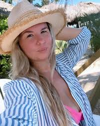 Lacey Danielle's Instagram, Twitter & Facebook