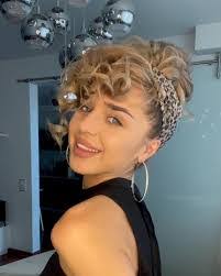 Meredith Bruno's Instagram, Twitter & Facebook