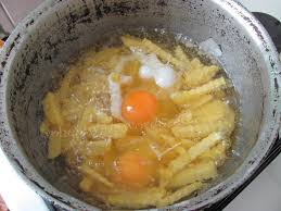 Ieri, am mancat un pui la gratar si niste cartofi prajiti engleza: Cartofi Cu Oua La Ceaun Aphex