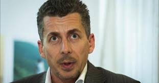 Rákay philip volt bohár dániel. Rakay Philip Is A Budai Varban Berel Onkormanyzati Lakast Magyar Narancs