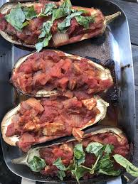Aubergines Turques En 2020 Aubergine Farcie Vegetarienne Aubergine Feuille De Basilic