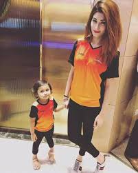 *kane williamson fan page* kane williamson is a new zealand cricketer. Shakib Al Hasan S Wife And Daughter Dons Srh Jersey In Support Of The Team Ipl2018 Facebook Com Mycrickettrolls Hair Designs Hair Styles Athletic Women