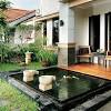 Rumah akan tampak semakin asri dengan kolam berbahan batu alam ini. 3