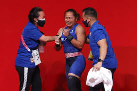 Hidilyn francisco diaz is a filipino weightlifter and airwoman, she was born on 20 february 1991. Hidilyn Diaz The Filipino Athlete Who Fought For Support And Will Now Be A Millionaire