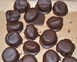 Rumpflaumen Pralinen Pflaumen In Rum Im Fruhstucksglas Rezept Rezept Karamell Fudge Eierlikor Selber Machen Rezept Pralinen
