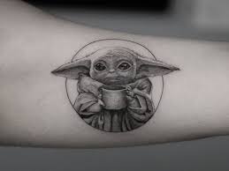 Pin By Tatouage Geometrique On Tatouage Geometrique Star Wars Tattoo Star Wars Tattoo Sleeve Mandalorian Tattoo