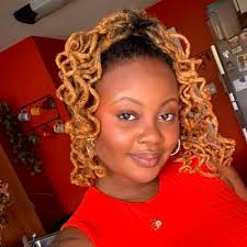 Dede Lewis (@dedereneh)