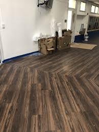 Saisd Middle School Natural Woodgrains Lvt In 2020 Lvt Carpet Tiles Hardwood Floors