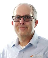 De acólito a pastor