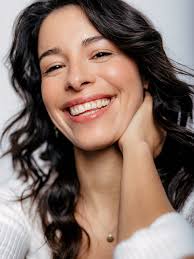 Tapis bleu hier soir pour l'ouverture des RENDEZ-VOUS QUÉBEC CINÉMA. Paul  Ahmarani, Frédéric Lavallée, Isabelle Blais, Pierre-Luc Brillant, Geneviève  Albert, Rose-Marie Perreault, Miryam Bouchard. 📸 Dominique Viau et Laurent  Dansereau ...