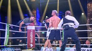 In unserem nachrichtenticker können sie live die neuesten eilmeldungen auf deutsch von portalen, zeitungen, magazinen und blogs lesen sowie nach älteren meldungen suchen. Homophober Angriff Rafi Rachek Hat Bruche Und Sehnenrisse Promiflash De