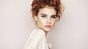 Donna Santini's Instagram, Twitter & Facebook