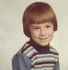 Pope apologizes for abuse, says priests called to bring God to world